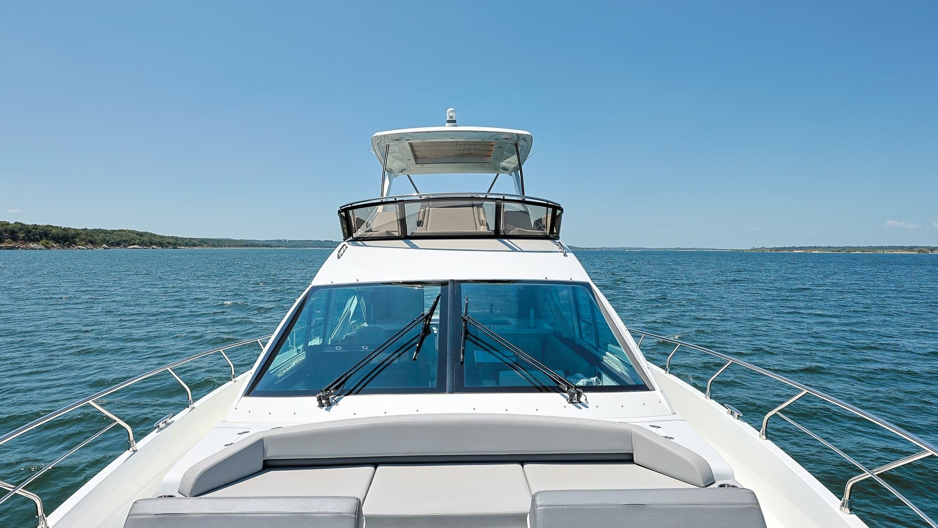 Foredeck with Sunpad Loungers