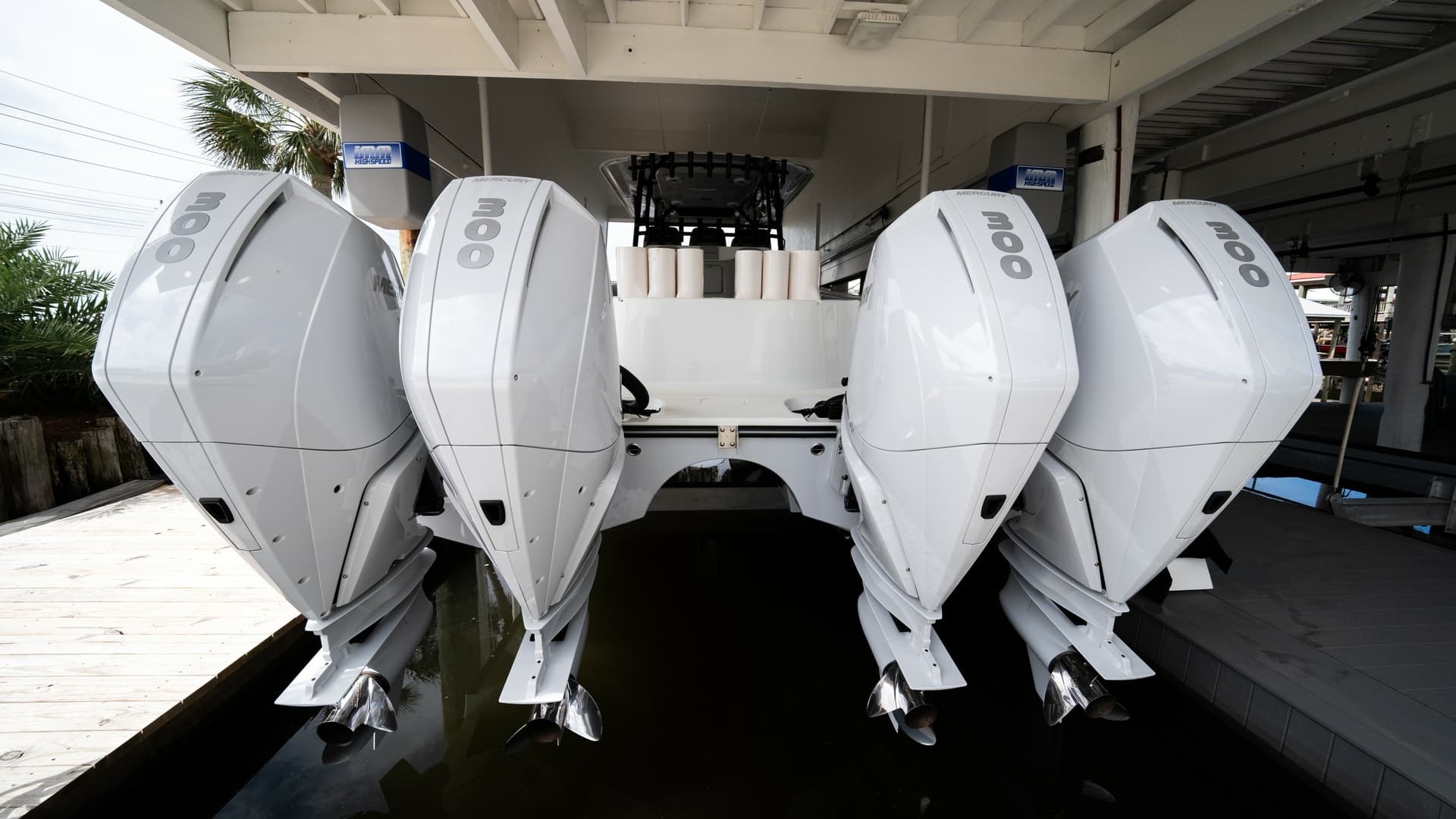 Quad Outboard Engines on Transom
