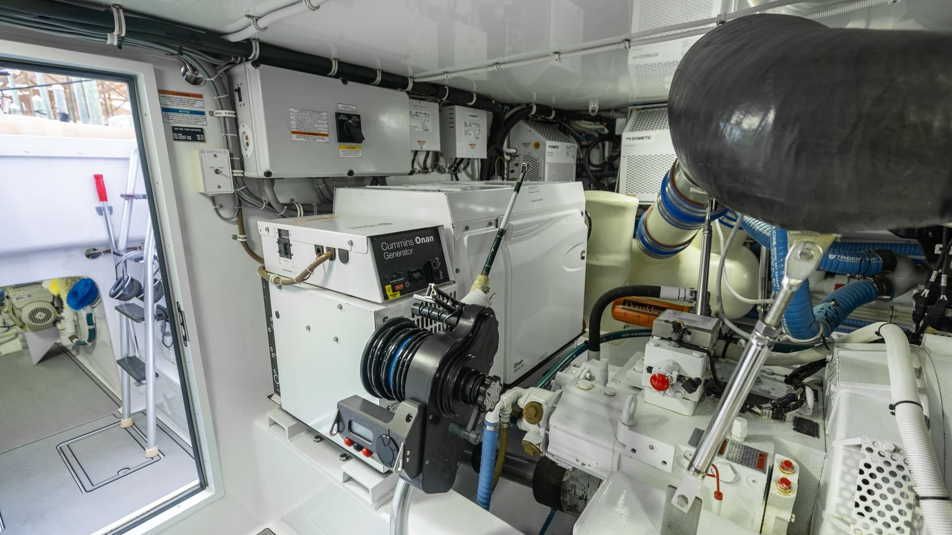 2021 65 Hatteras GT On the DL Engine Room (4)