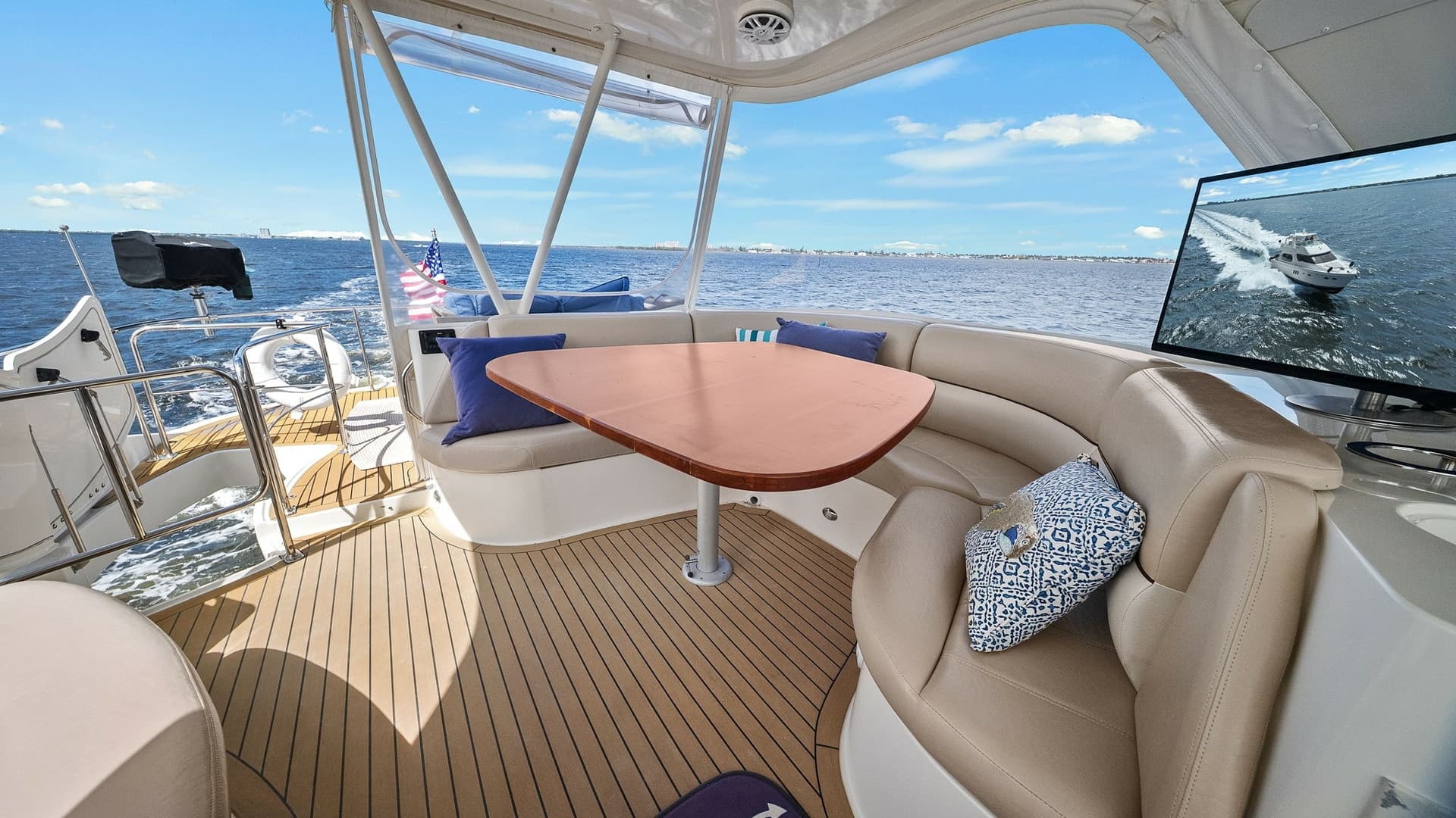 2008 Carver 56 Voyager