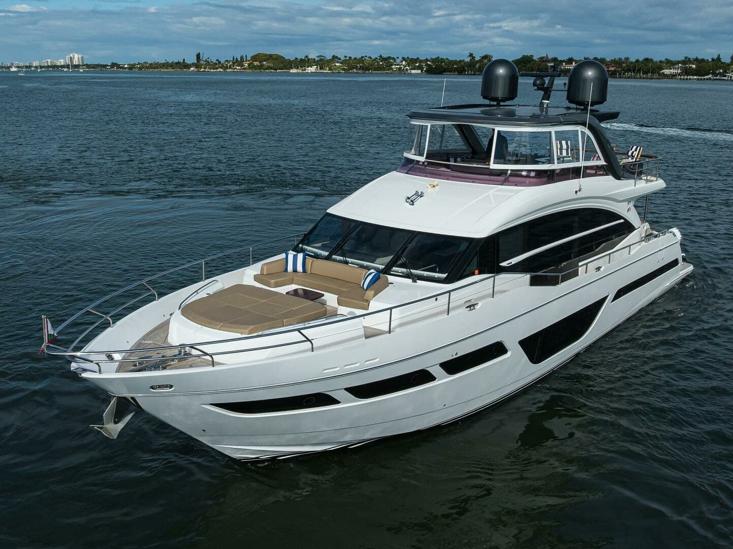 Princess Y78 - Janie II - Profile