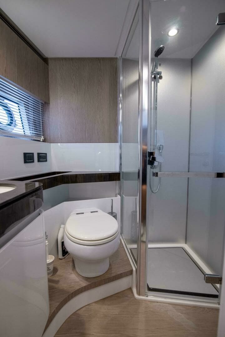 Azimut 70 Triple Play -