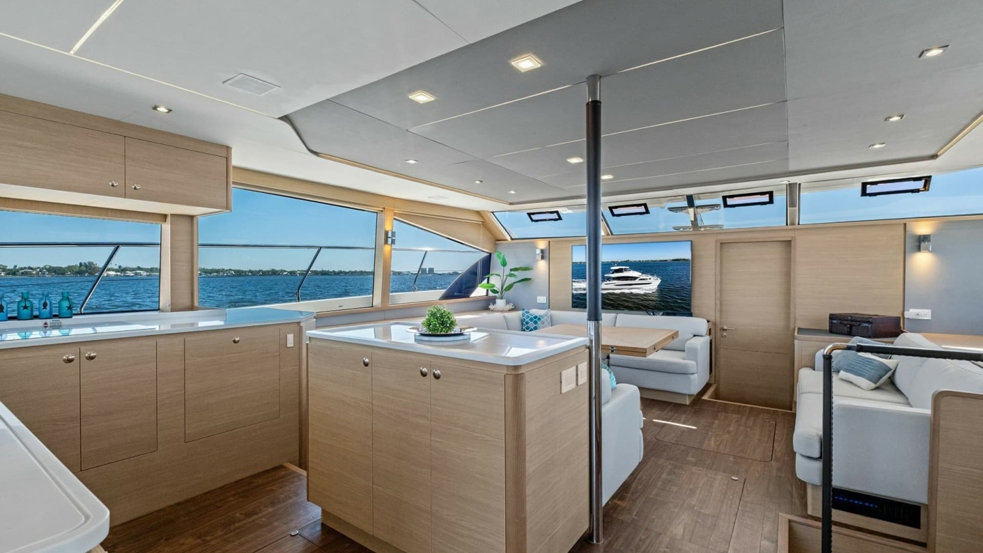 2022 54 Aquila Powercat 'Remarkable I'