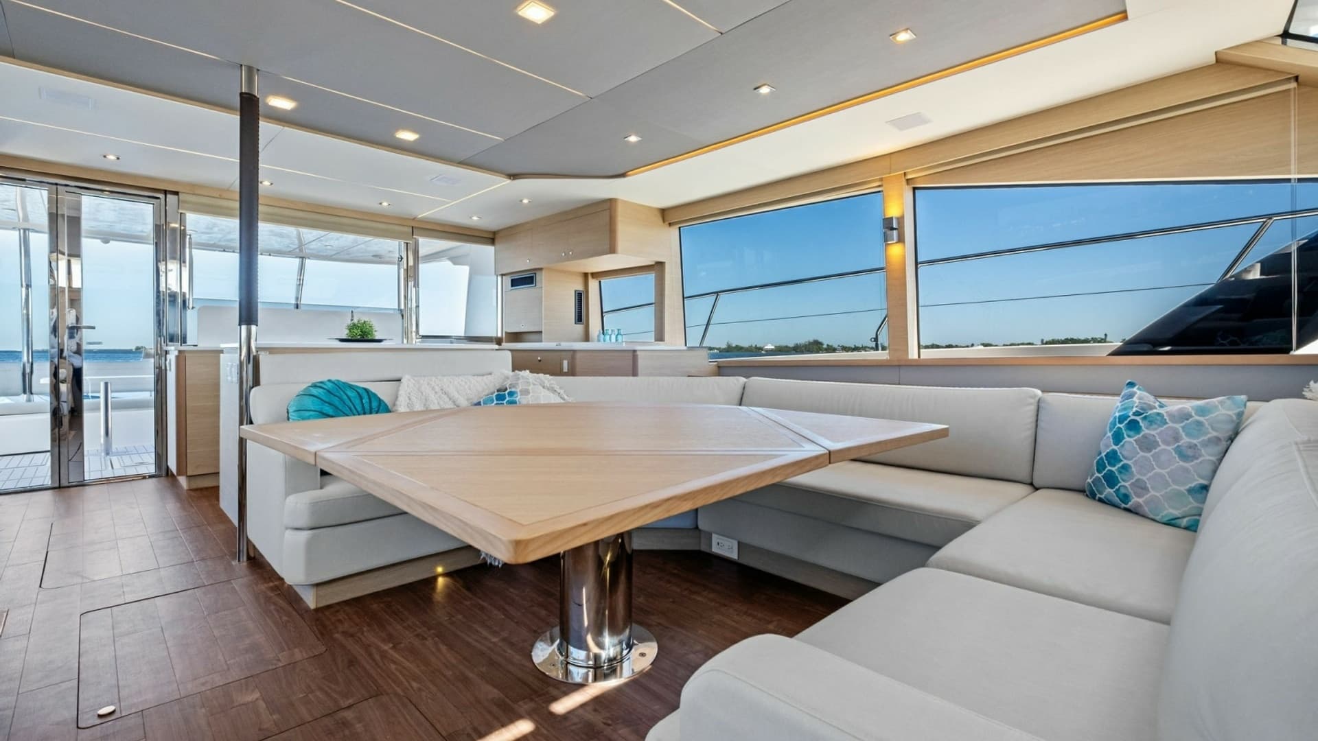 2022 54 Aquila Powercat 'Remarkable I'