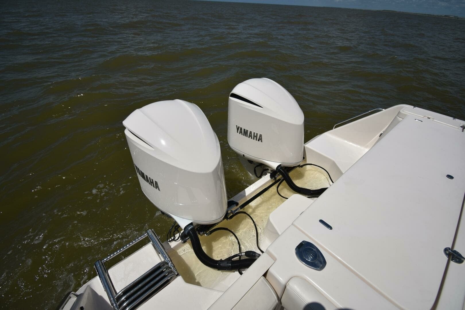 2016 Grady-White 330 Express 