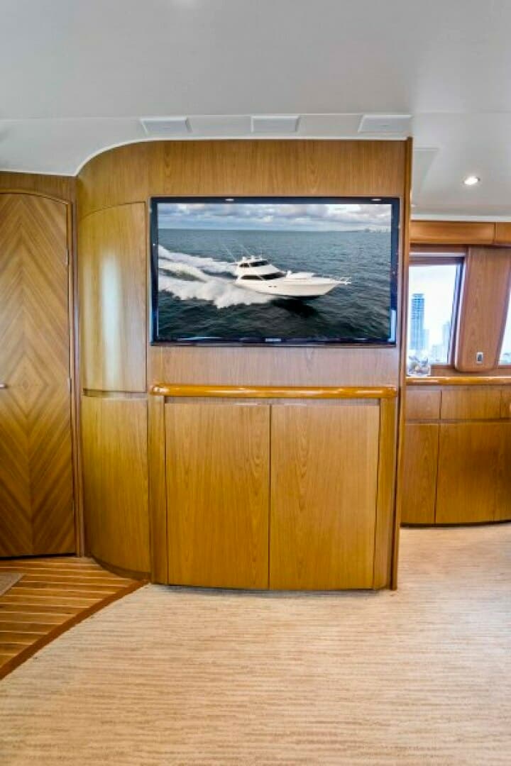 2011 Viking 70 Enclosed Bridge - Last Call - Salon