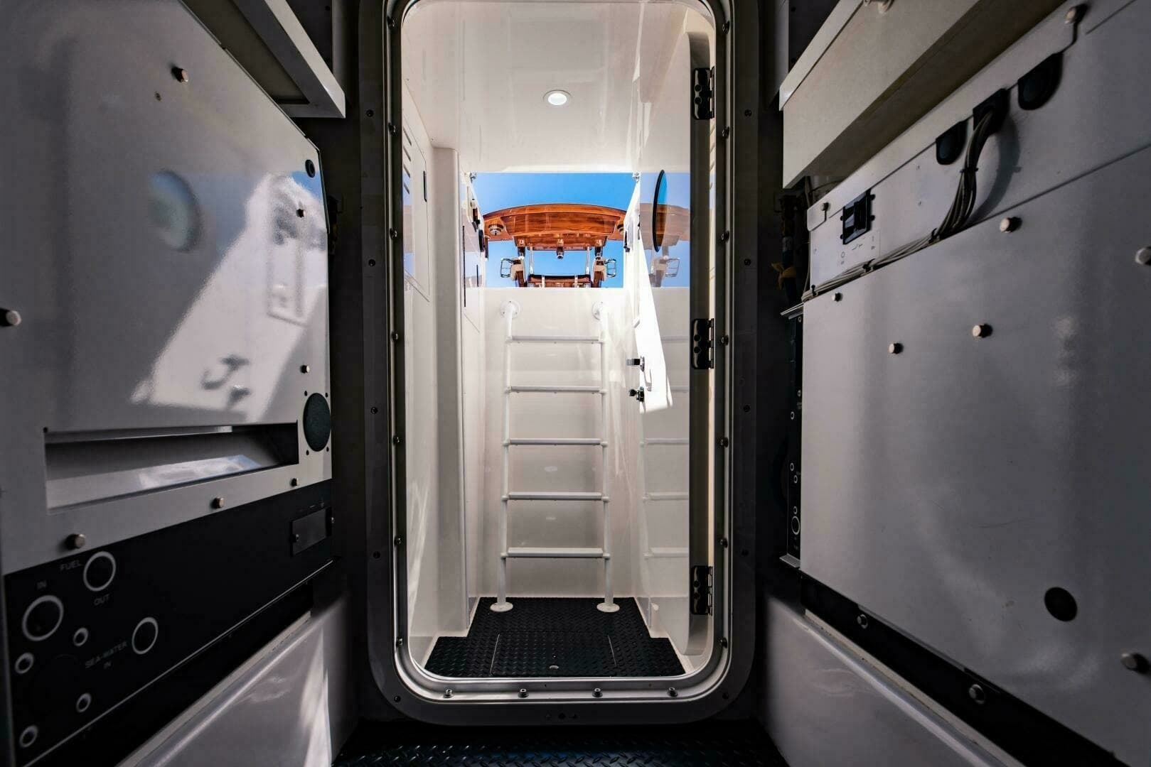 2020 Viking 72 Enclosed Bridge
