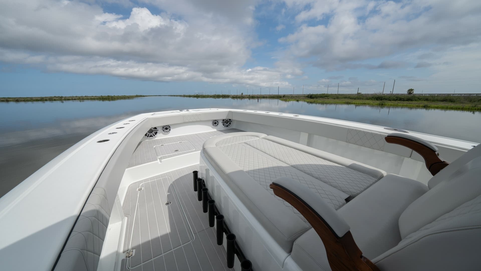 Spacious Bow Seating Area
