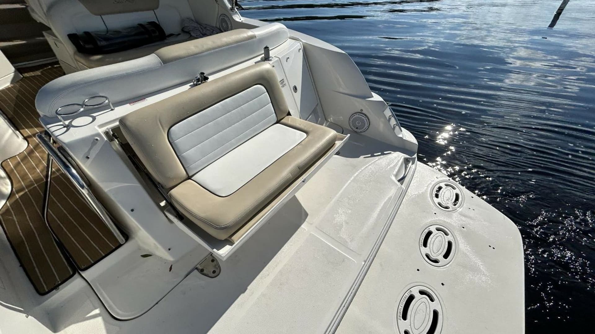 2009 Sea Ray 310 Sundancer  Andrews Place Aft Seating