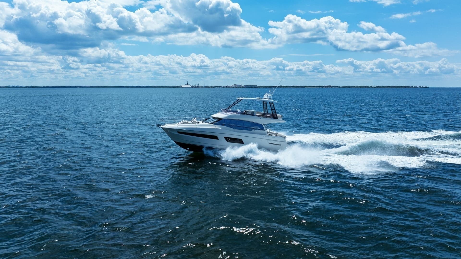 2020 Prestige 460 Flybridge