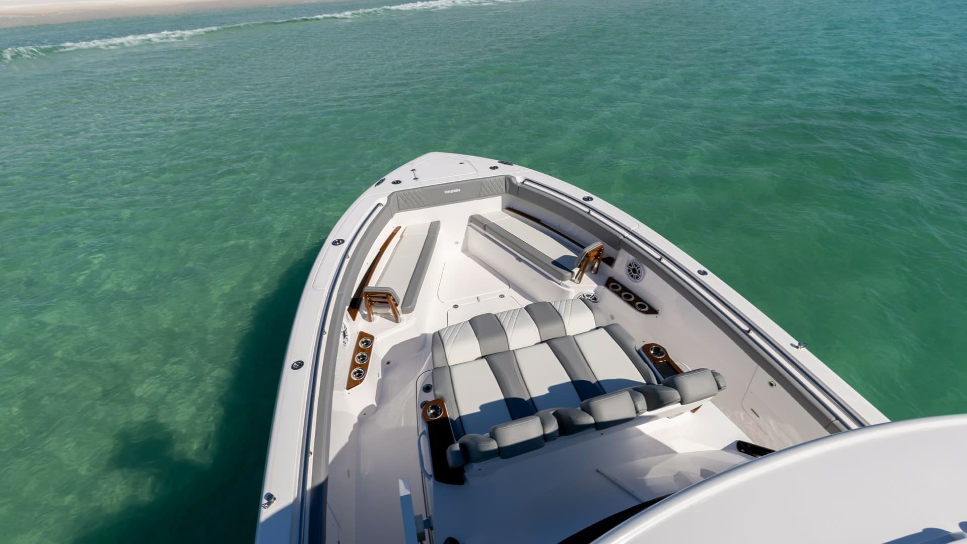 Spacious Bow Seating Area