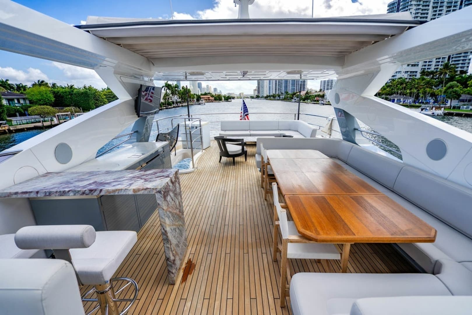 2019 Sunseeker 95 Motor Yacht