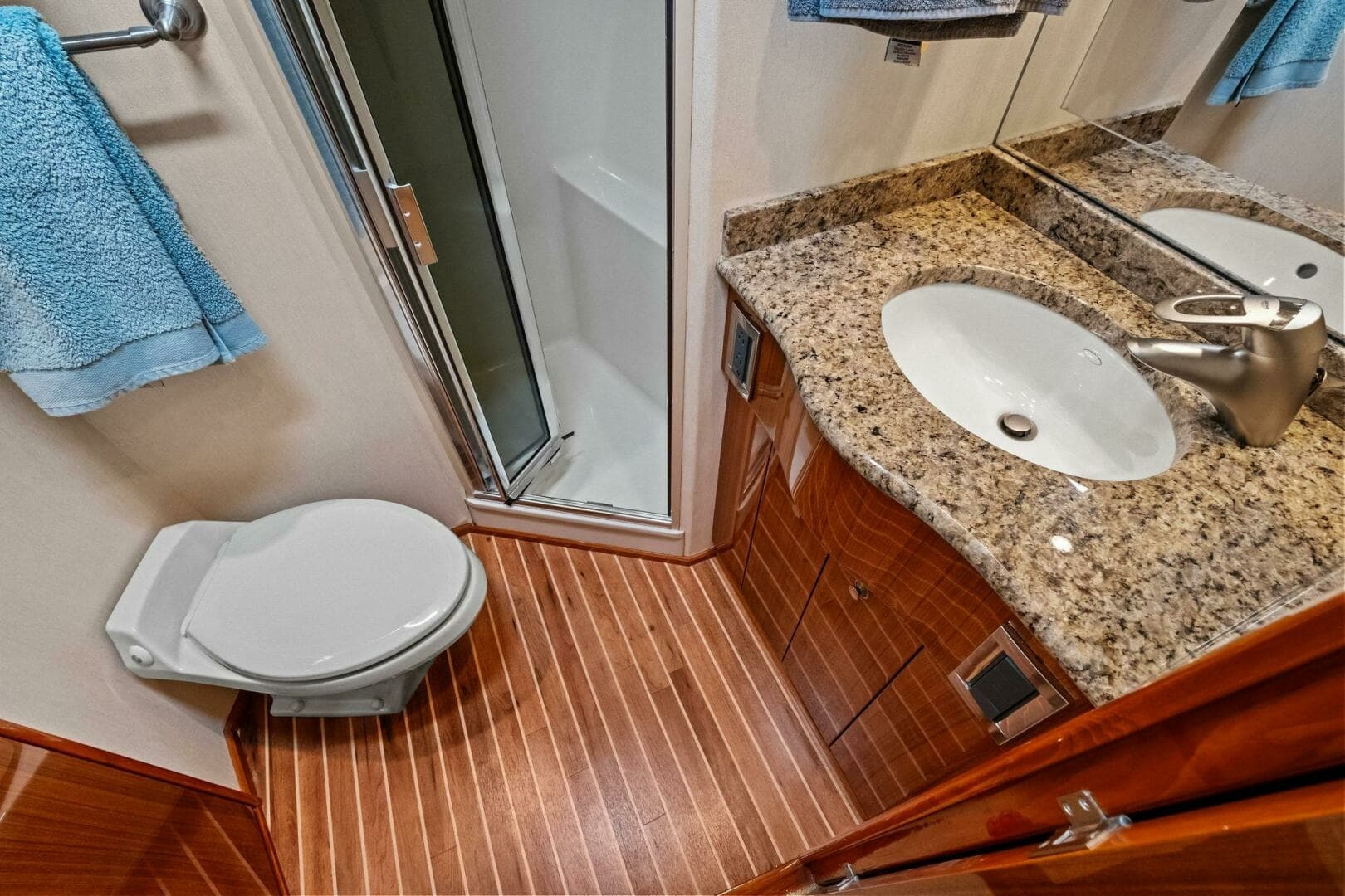 2008 Viking 64 Convertible