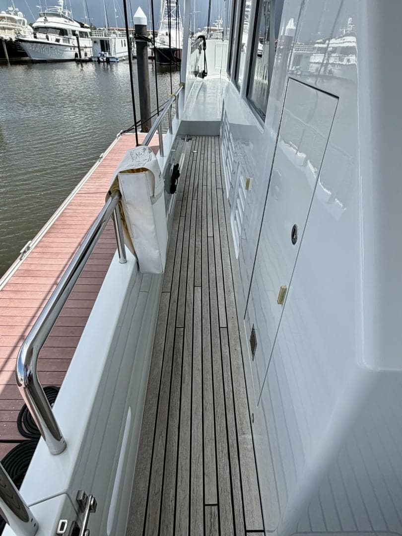 Alaskan 70 OHANA - Exterior