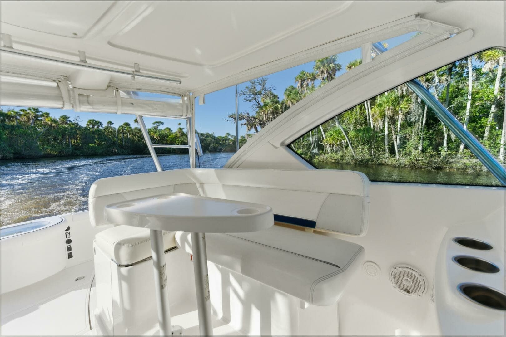 Tiara 31 Serenity- Dinette
