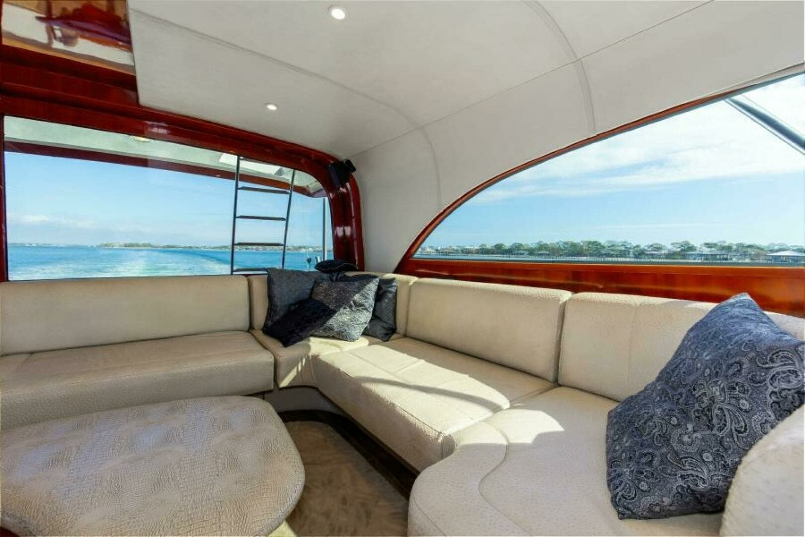 Custom 2004 Ebony - Salony Sportfish - Salon