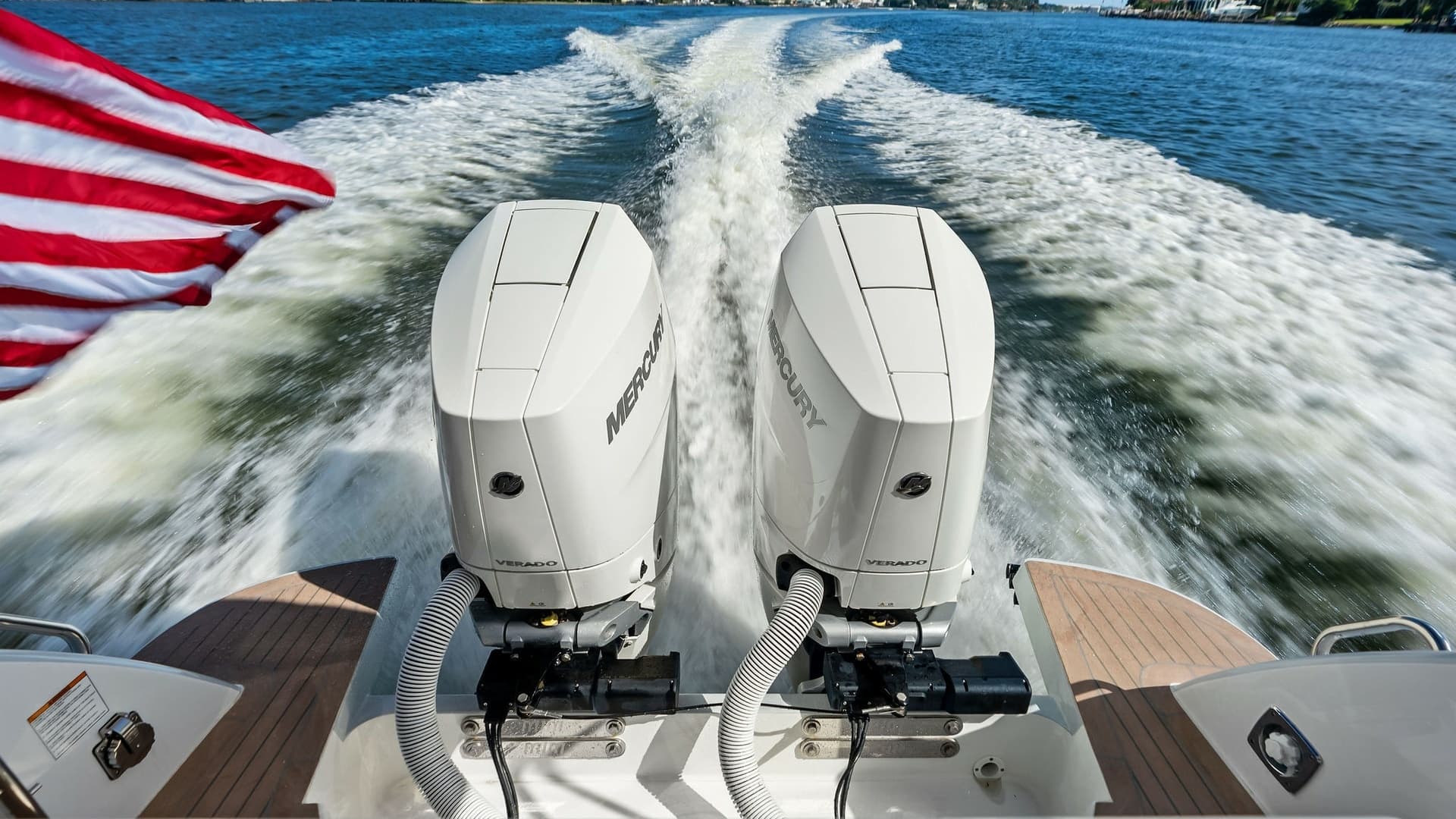 Twin Outboard Engines in Action