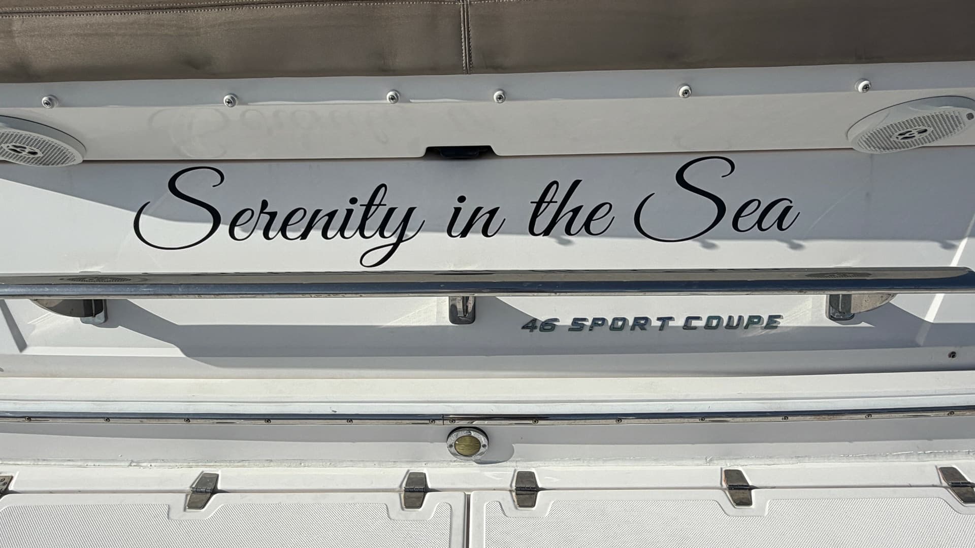 Transom with Nameplate and Seating