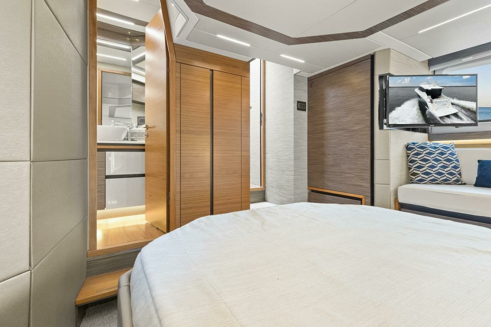 2019 Tiara Yachts C49 Coupe Master Stateroom (4)