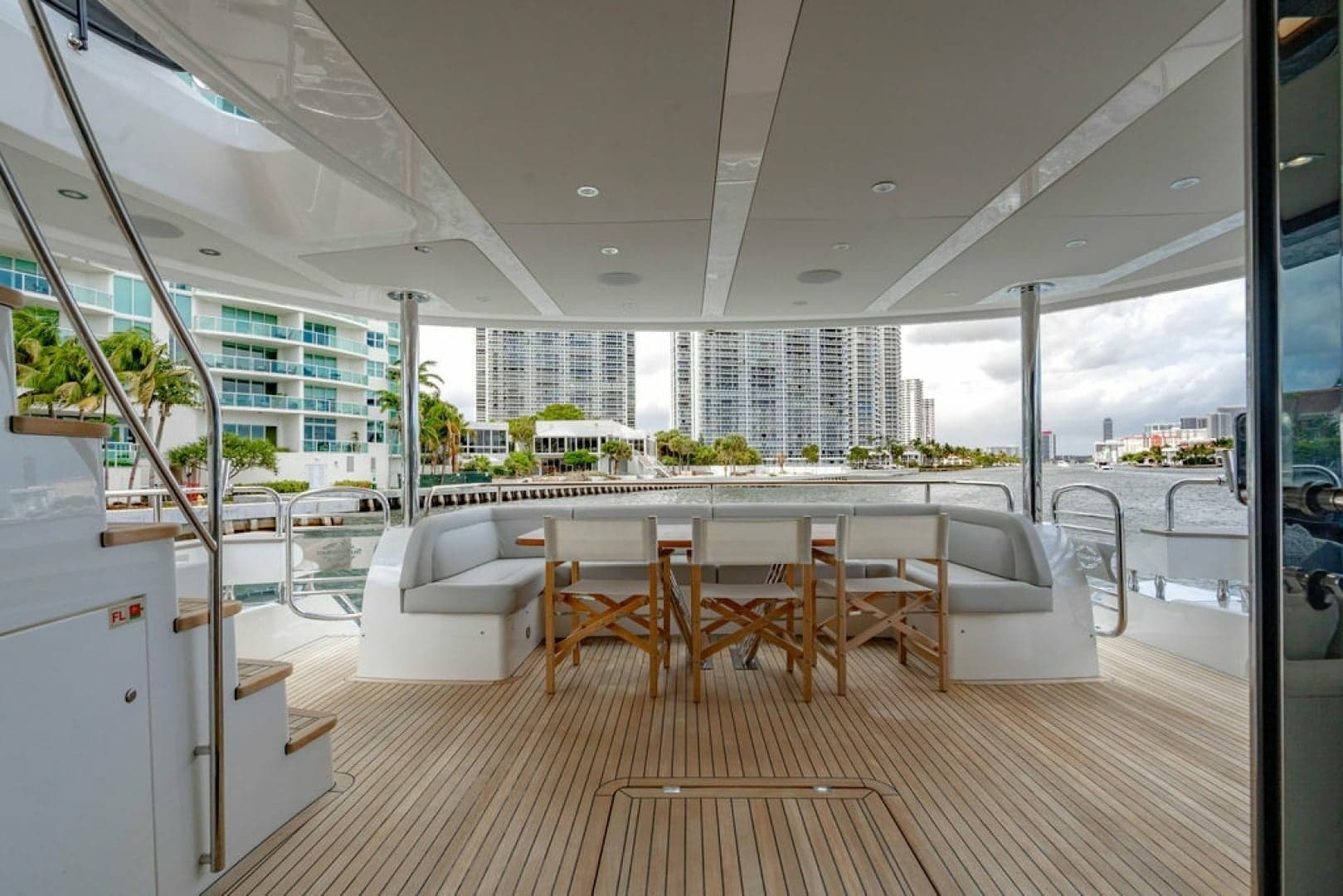 2019 Sunseeker 95 Motor Yacht