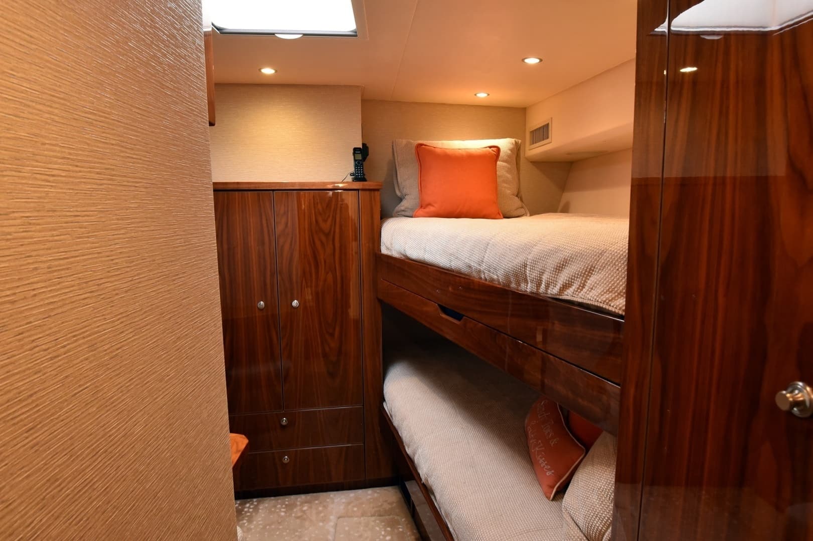 2019 Viking 80 Skybridge