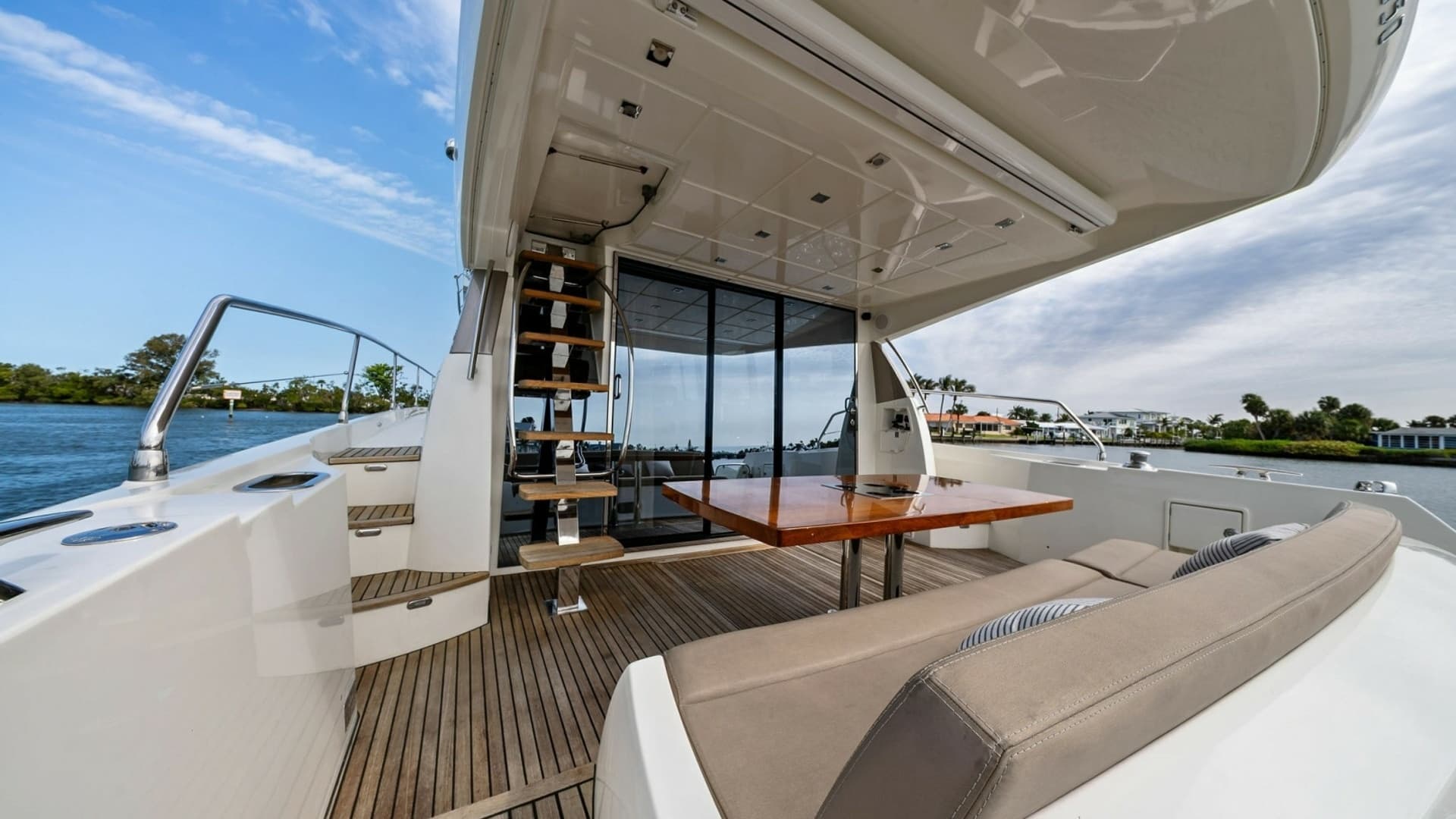 2015 Prestige 550 'Legacy'