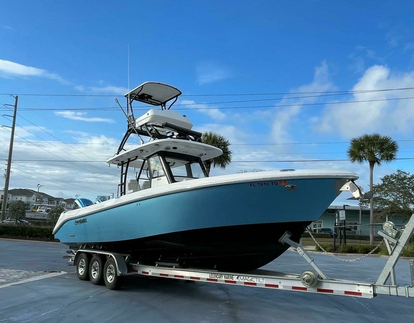 Everglades 335 Center Console -