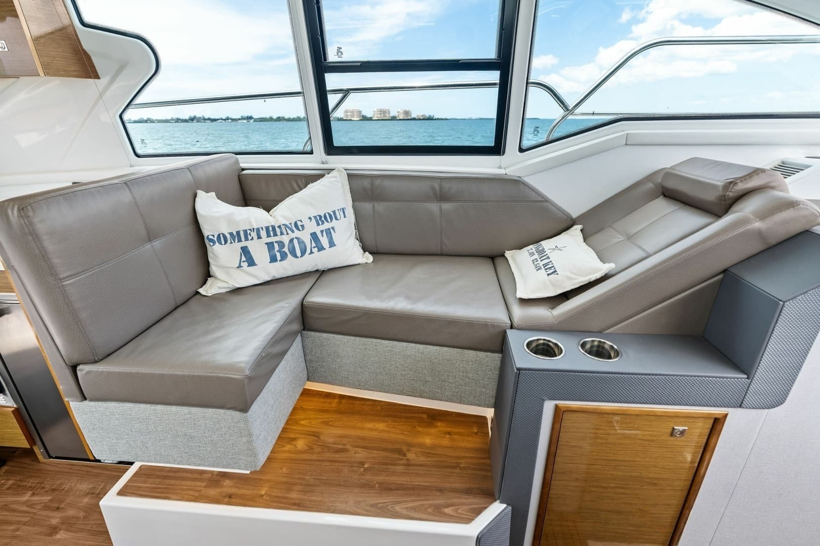 2019 Cruisers Yachts 42 Cantius 'Truly Ineffable'