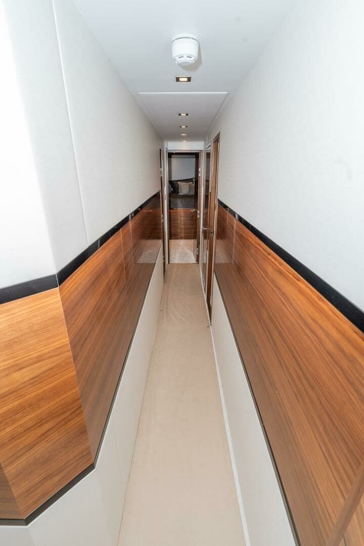 2025 Viking 90C "Zatara" 
