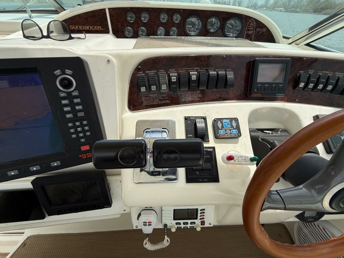 1996 Sea Ray 370 Sundancer 37