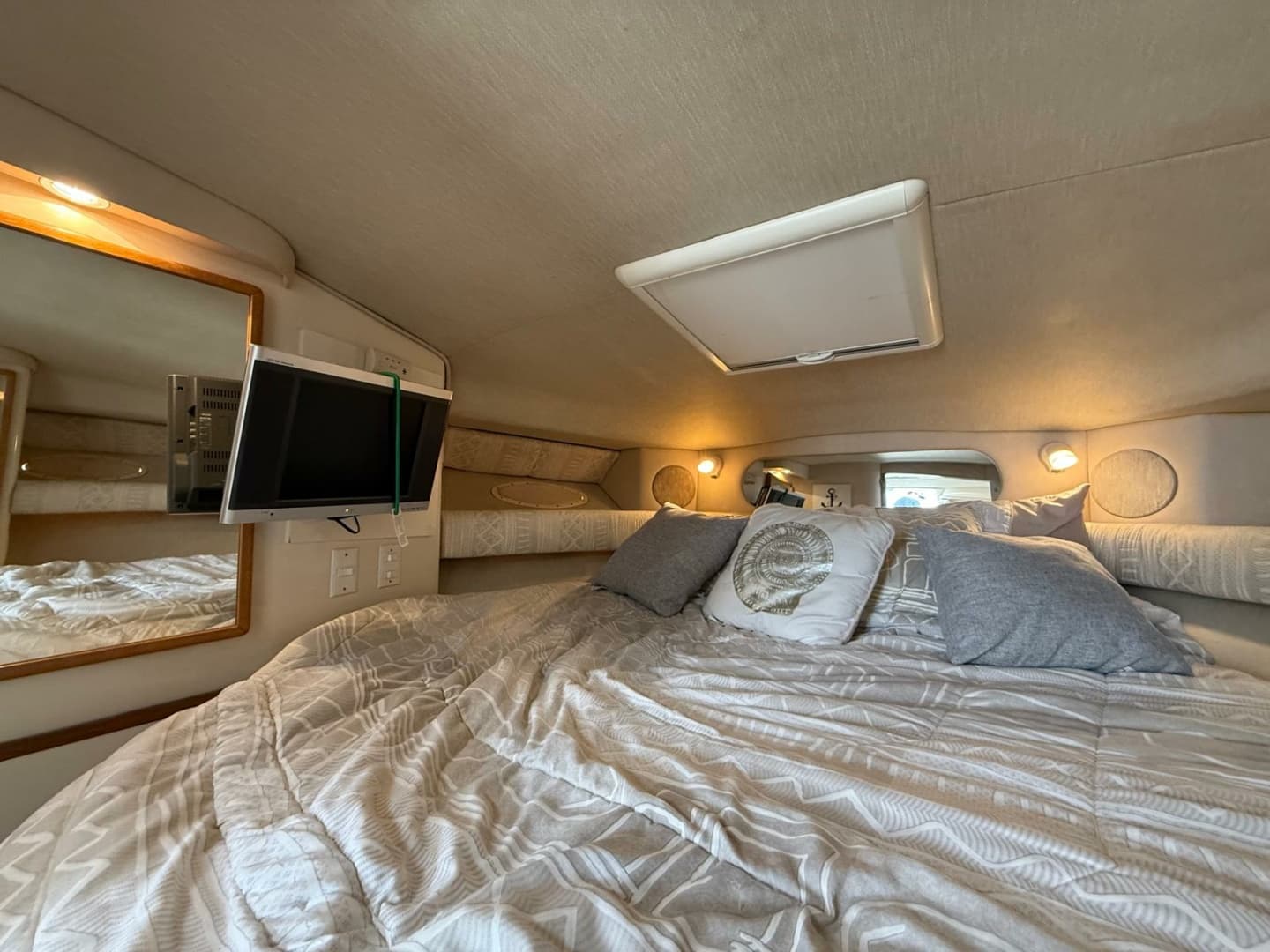 1996 Sea Ray 370 Sundancer 37