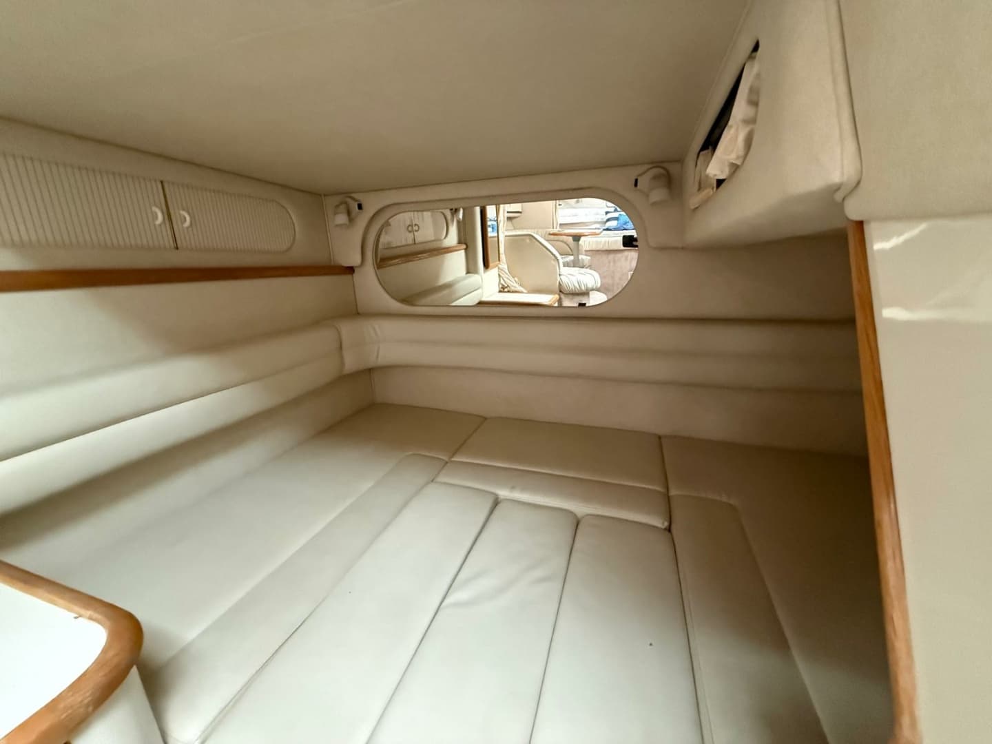 1997 Sea Ray 330 Sundancer 33