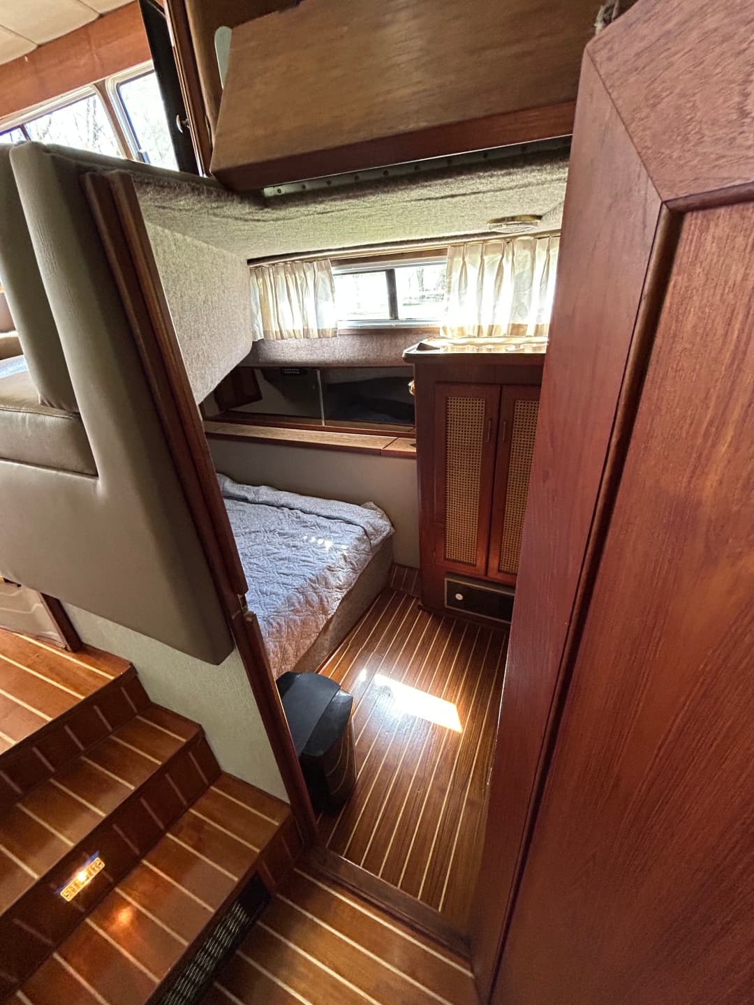 1985 Bayliner  3870