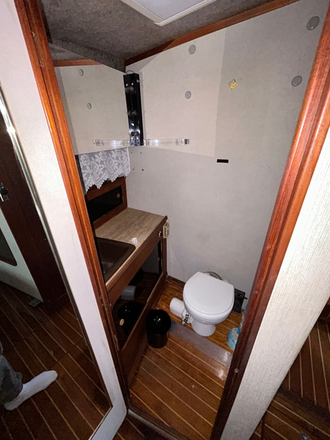 1985 Bayliner  3870