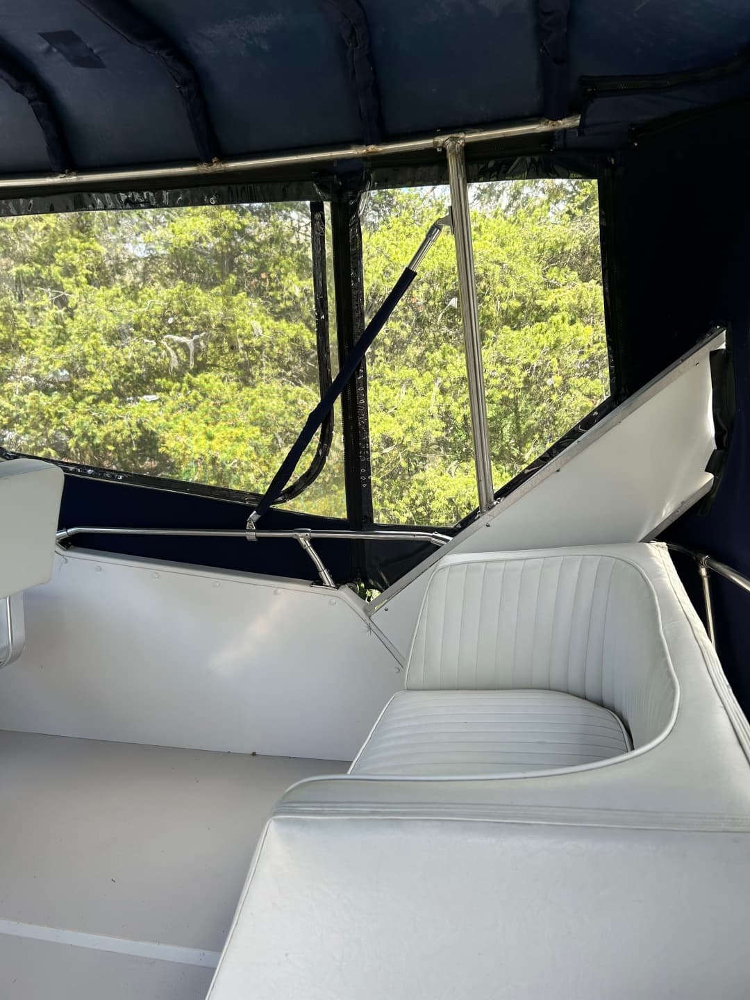 1985 Bayliner  3870