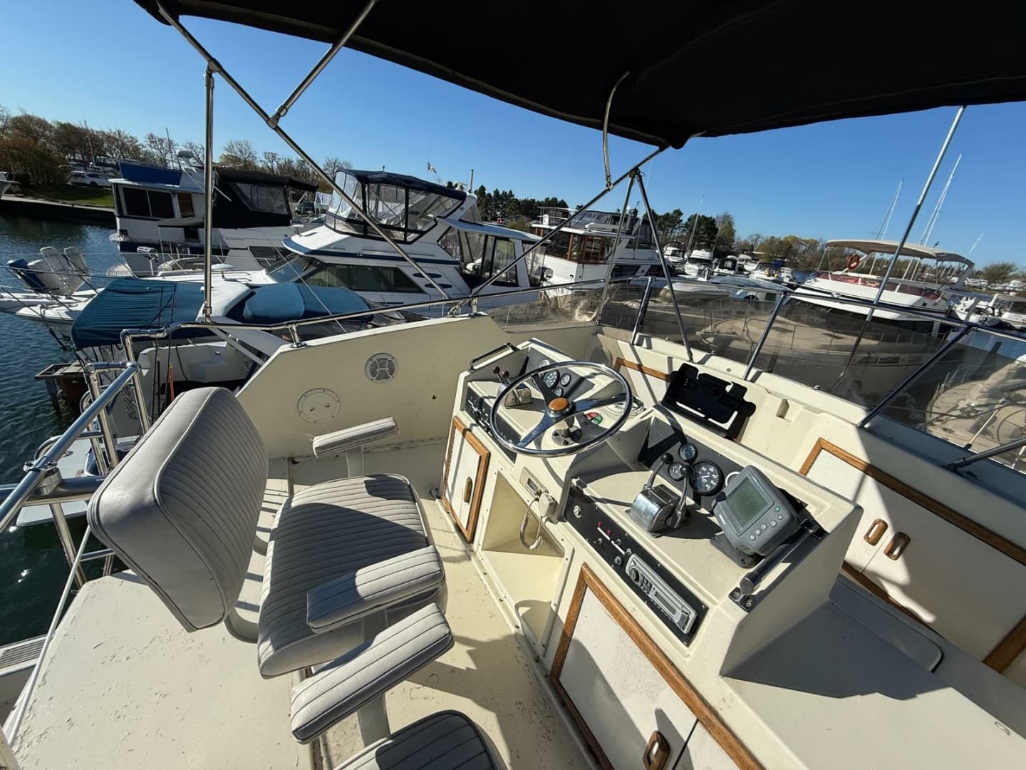 1984 Hatteras 36 Convertible 36