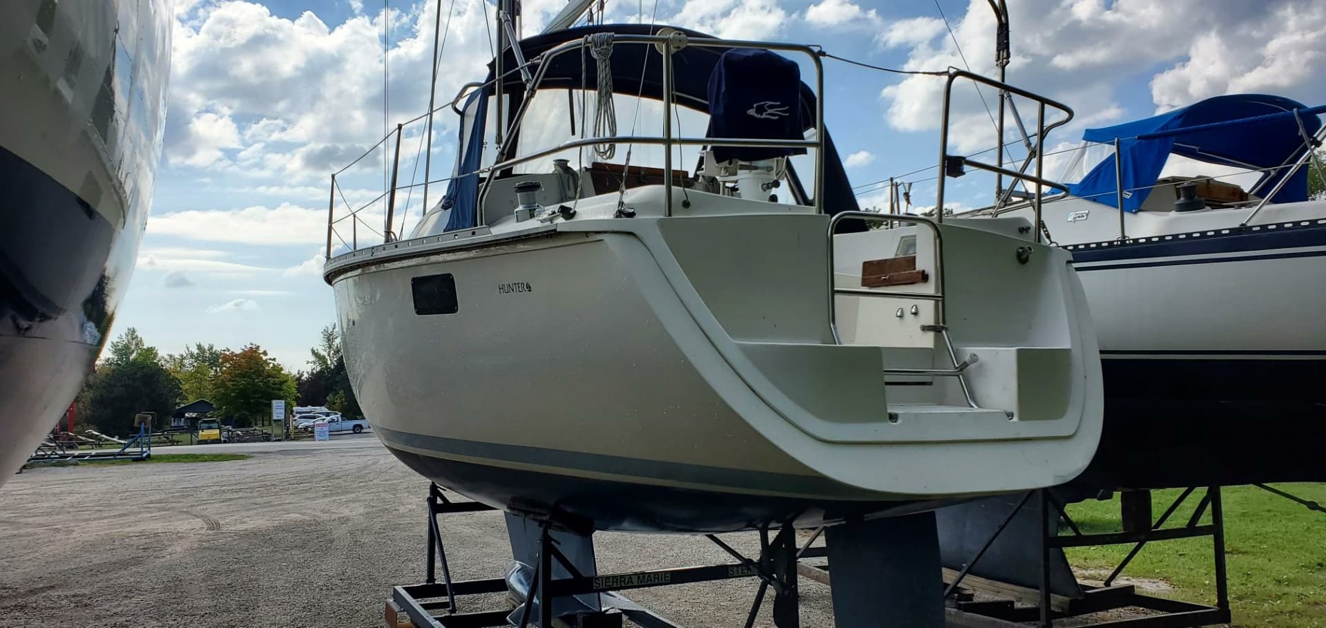 1990 Hunter 28