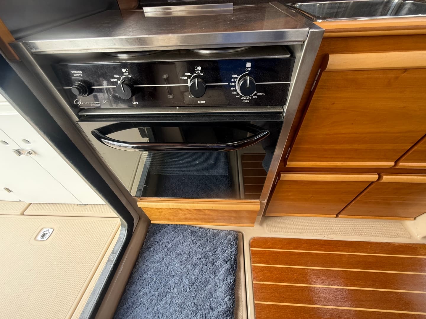2015 Cutwater C-28 28