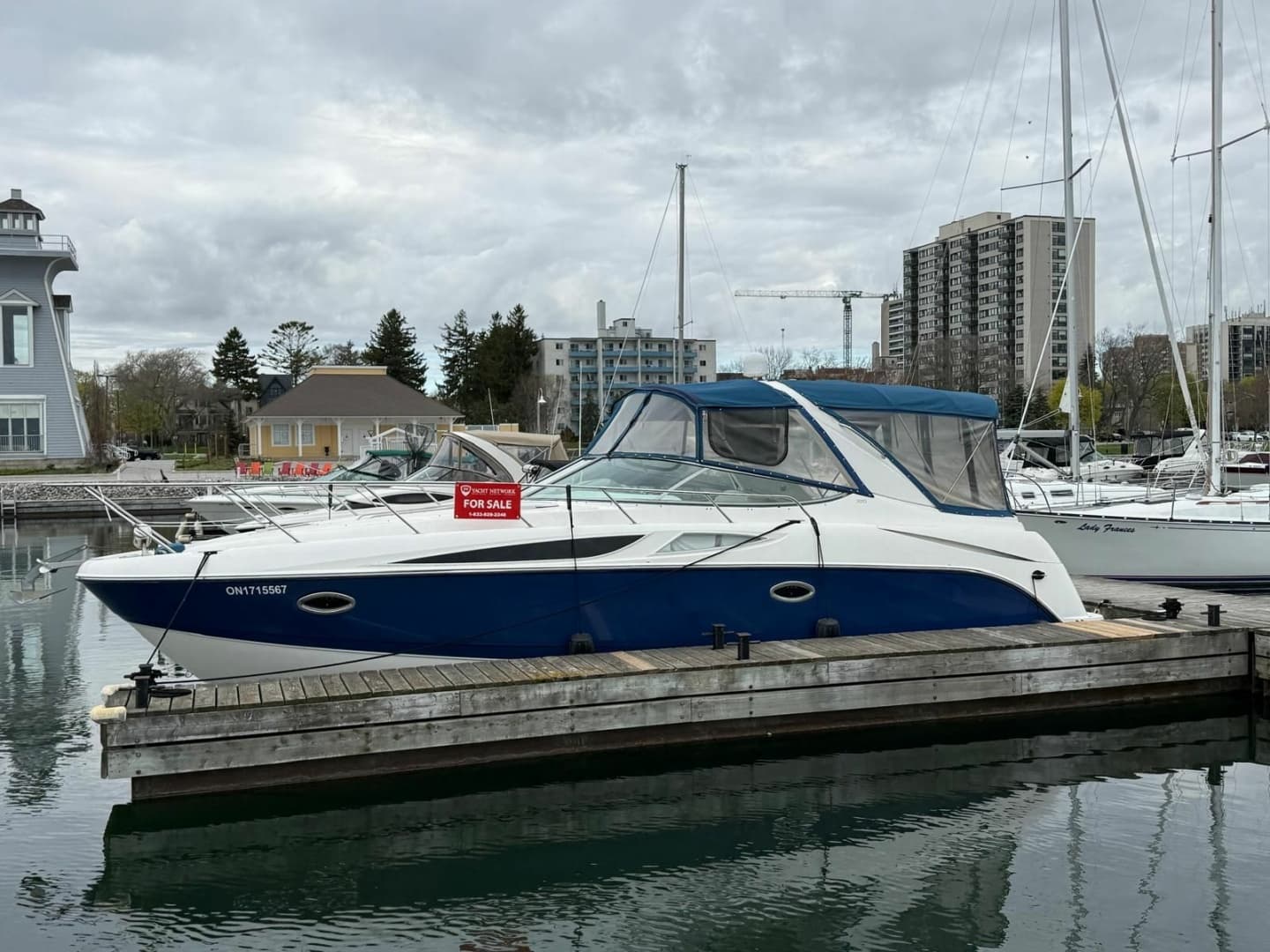 2008 Bayliner 320 Express Cruiser 32