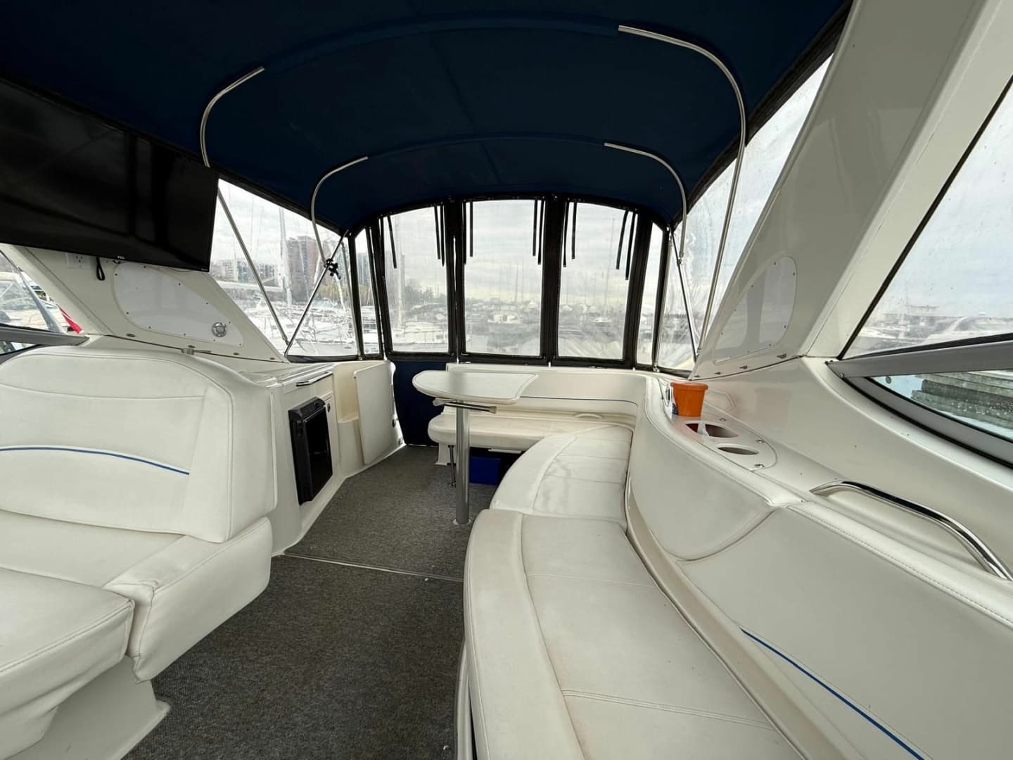 2008 Bayliner 320 Express Cruiser 32