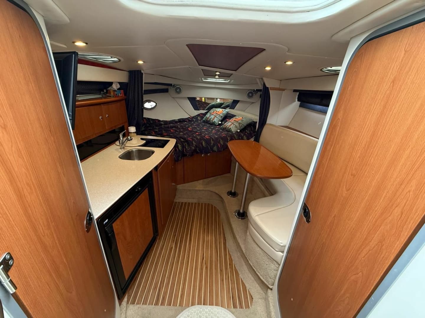 2008 Bayliner 320 Express Cruiser 32