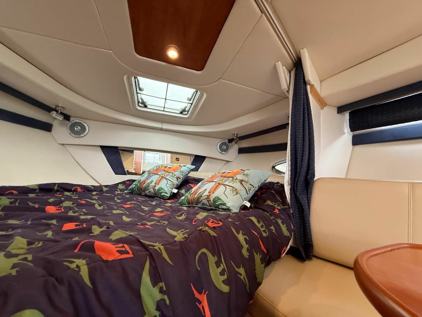 2008 Bayliner 320 Express Cruiser 32