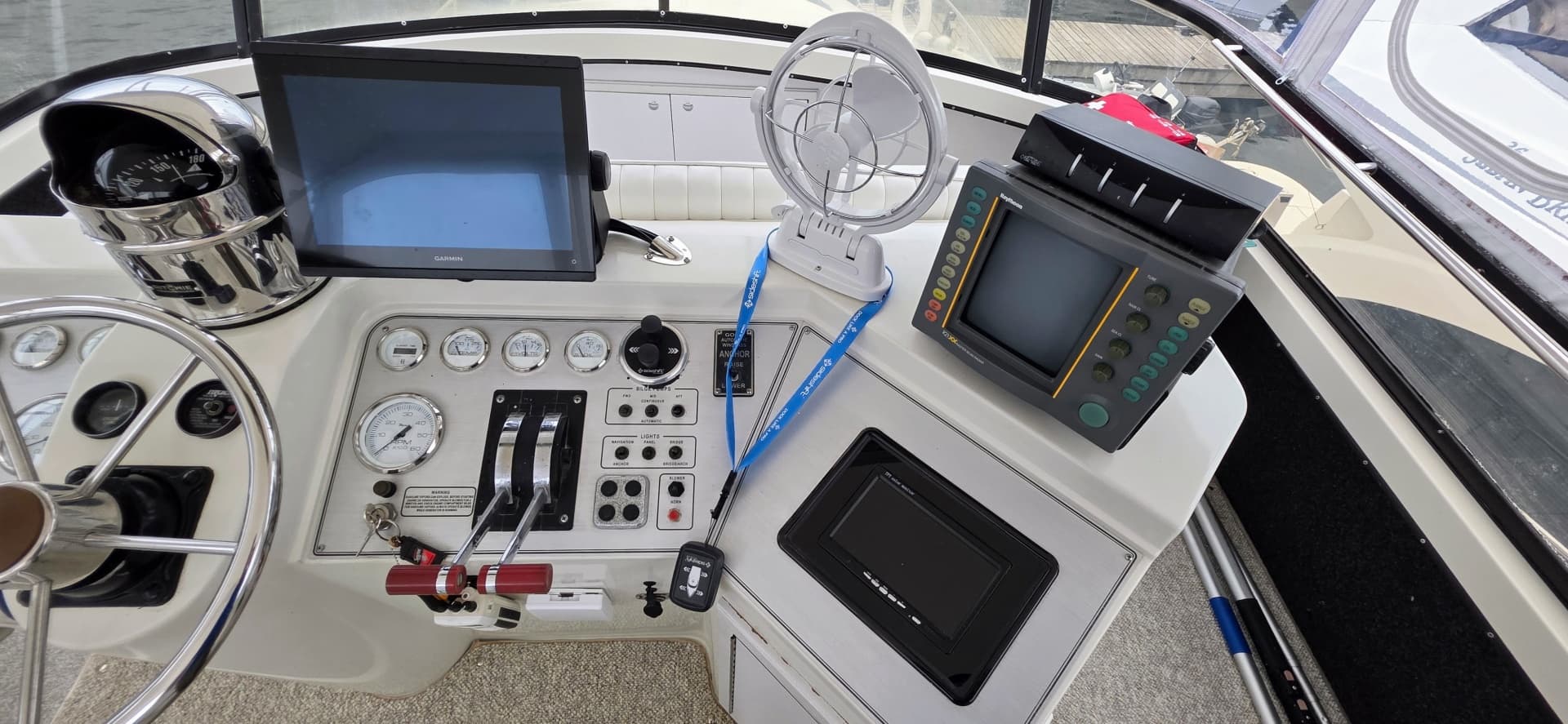1987 Carver 4207 Aft Cabin 42