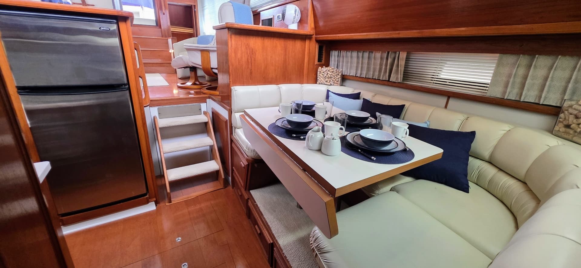 1987 Carver 4207 Aft Cabin 42