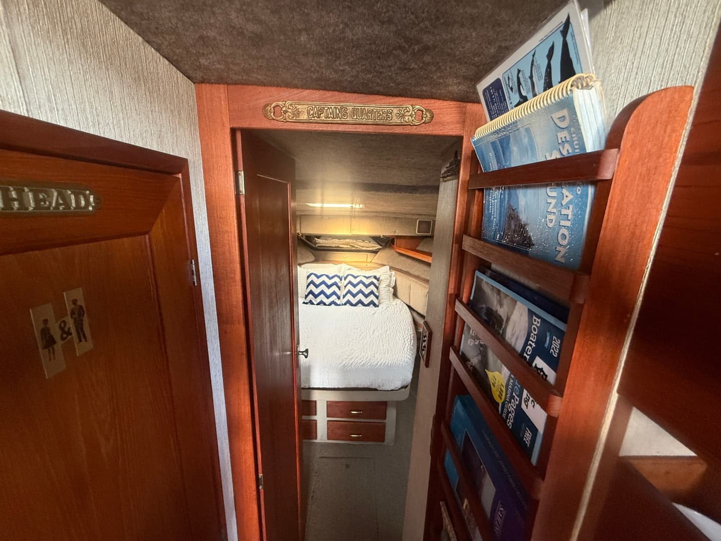 1985 Bayliner 3870 Motoryacht 38