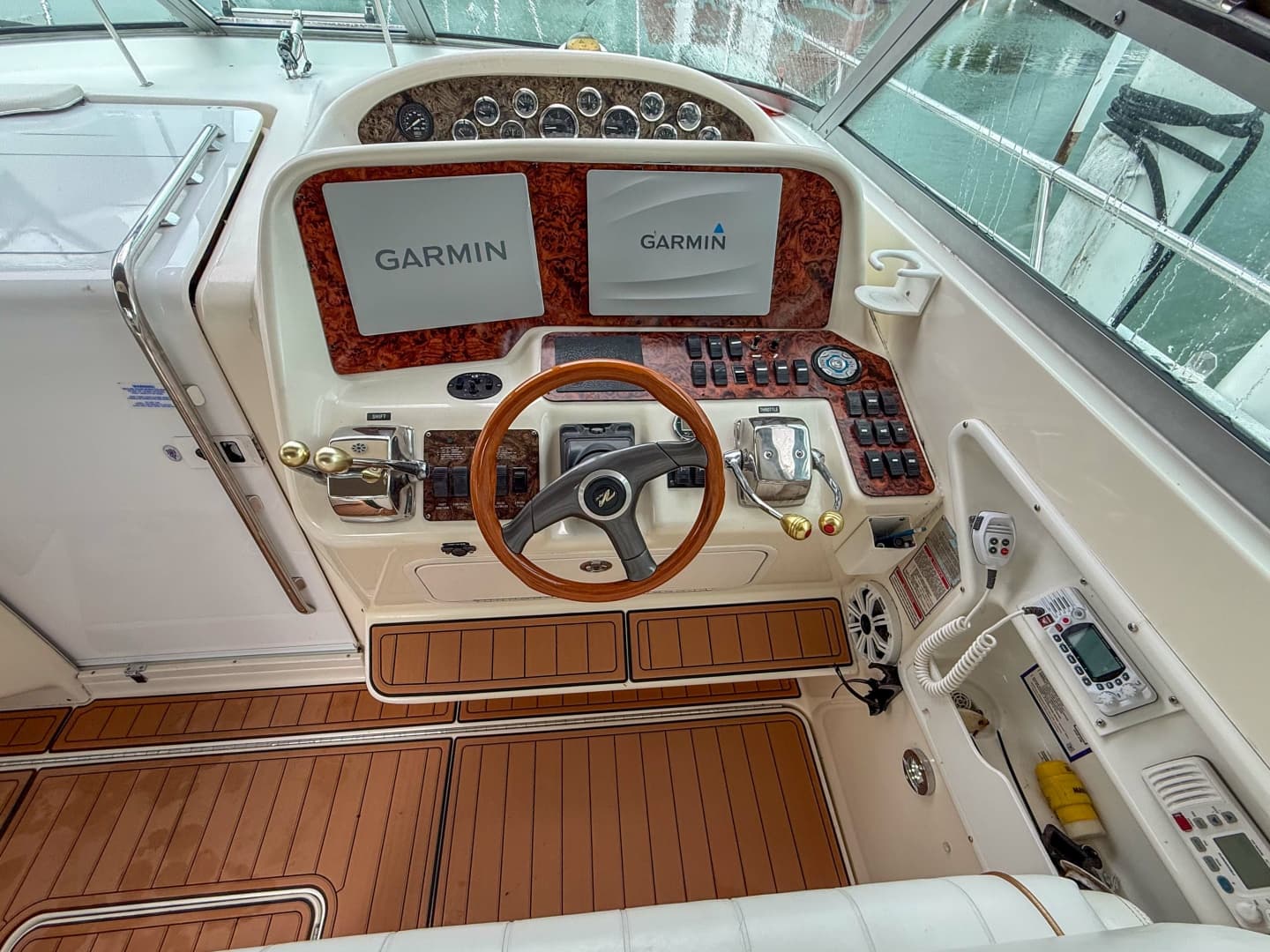1997 Sea Ray 330 Express Cruiser