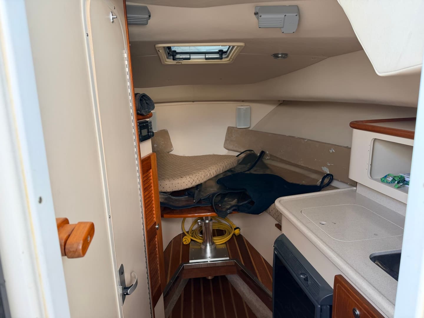 2006 Pursuit 3070
