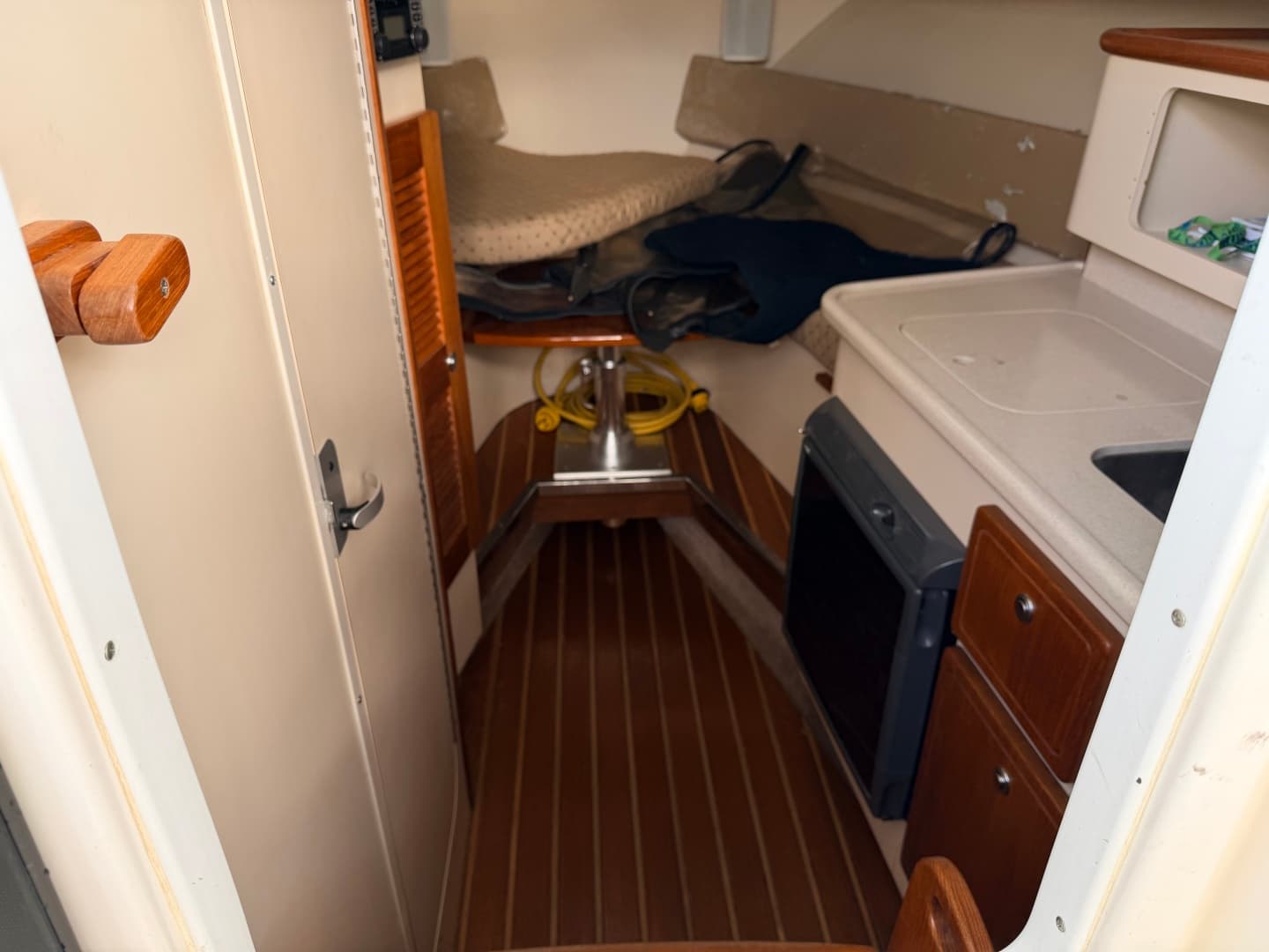 2006 Pursuit 3070