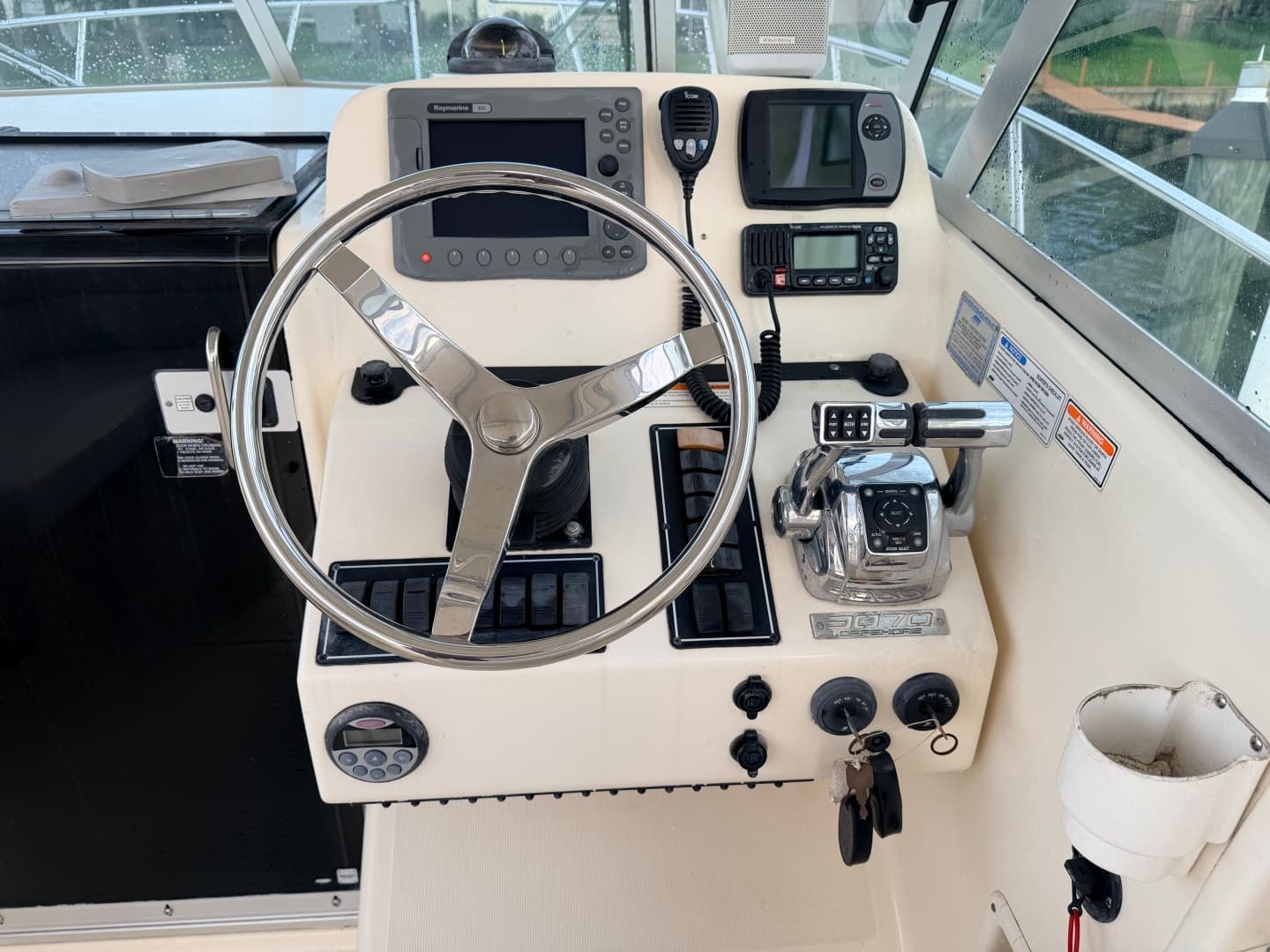 2006 Pursuit 3070