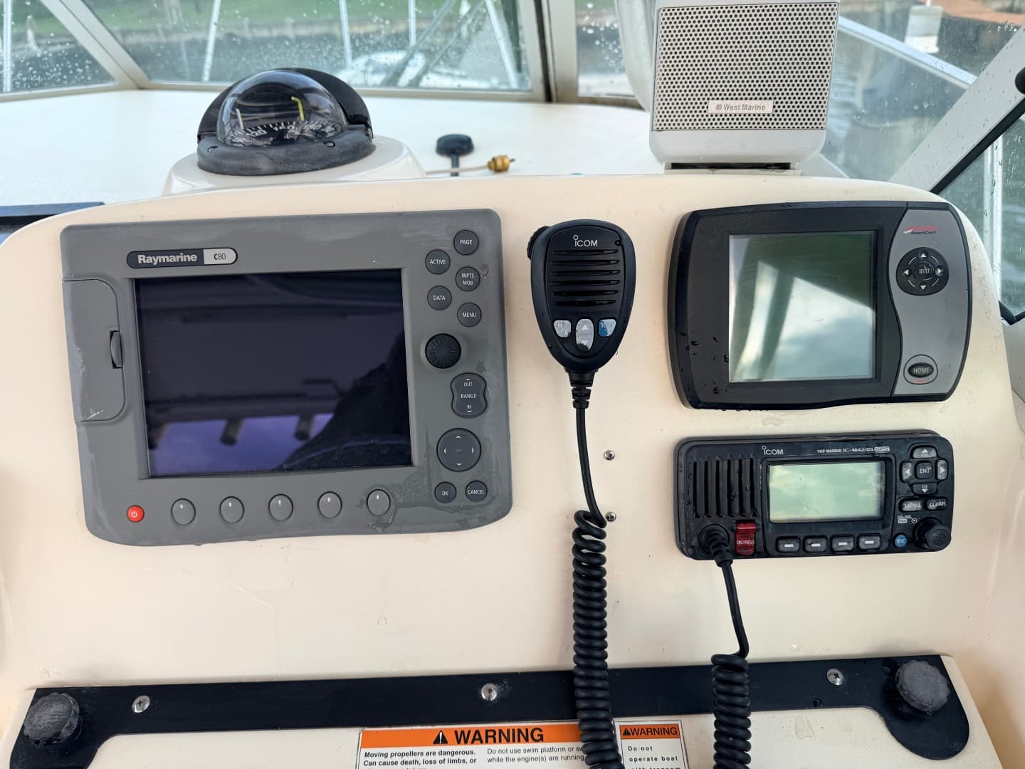 2006 Pursuit 3070